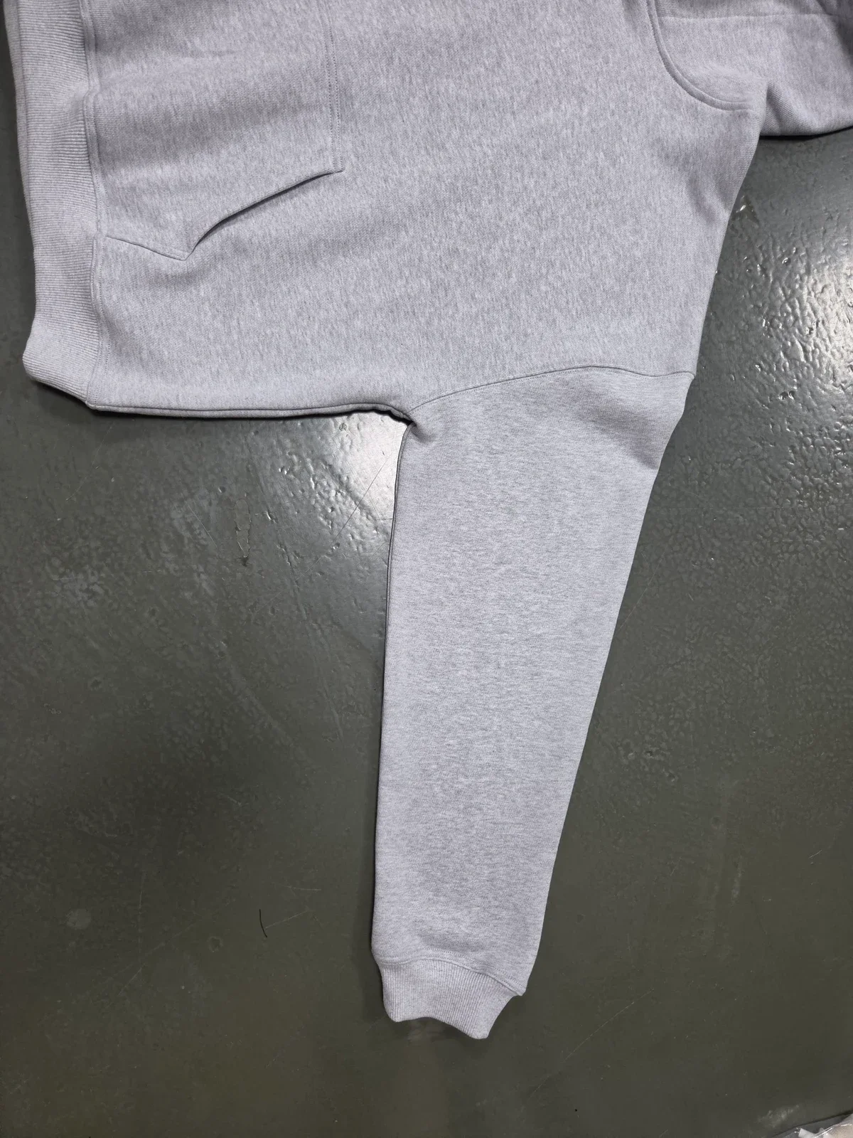 Hoodie sleeve and shoulder construction for a fit review